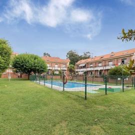 Urbanización Las Quebrantas de Loredo, hotel en Loredo