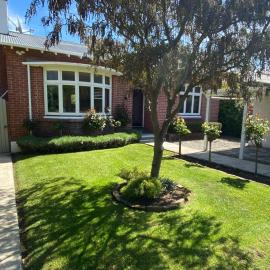 Rose Cottage - Espresso & Charm - 2 Bedroom Home