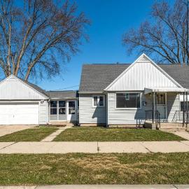 7 Mi to Lake Michigan: Milwaukee Vacation Rental