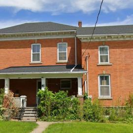 Large 7 Bedroom Heritage Home in St Catharines, hotel a St. Catharines