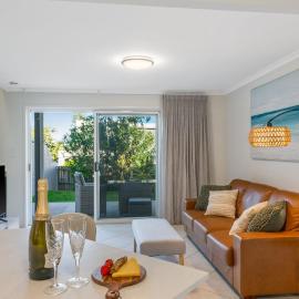 Sunrise SeaBreeze - Private townhouse in Sunrise Beach, hotelli kohteessa Sunrise Beach