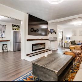 Pet Friendly Home with Hot Tub - Sleeps 8, hotel en Irving