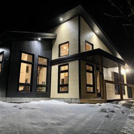 CHALET MISTA - Charlevoix - Repère de ski moderne en nature, Hotel in Saint-Tite-des-Caps