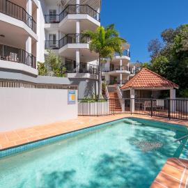Cosy apartment with ocean views, Sunshine Beach