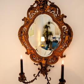 Central Art Apartment with Treasure Hunt, Free Parking & Self Check-In