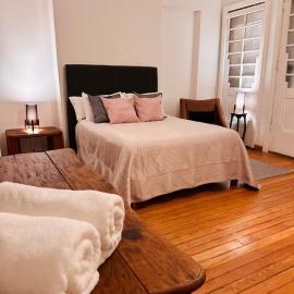 Amplio apartamento en calle peatonal a pasos del Centro Historico