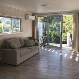 The Coastal Nook - Cozy Picton Retreat