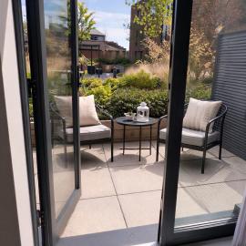 Hidden Gem with Private Patio in Springwell Gardens, Leeds Central, Sleeps 4, Hotel in Beeston Hill
