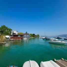 your home at lake zurich, hotel u gradu Kilchberg