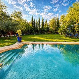Villa Eden Atlas Ourika, hotel in Sbiti
