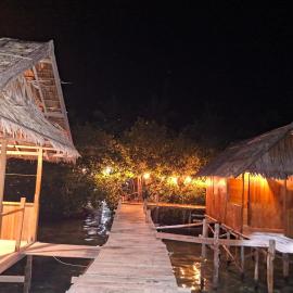 Kombrof Homestay & Dive Center, hotel in Waisai