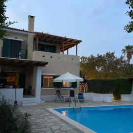 Plepi's Seaside Villa, hotel a Plépi