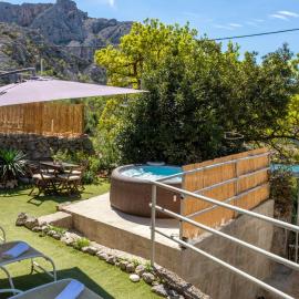 Holiday home Vranjak by Villas Guide, hotel i Jablanac