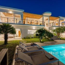 Hortensia Luxury Beach Villa
