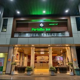 HOTEL PARIJATHA Inn、Dharmastalaのホテル