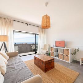 GuestReady - Apple beach hideaway with sea views, hotel a Colares
