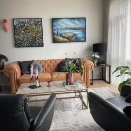 Stylish 2BR Apt Near Reykjavik with Balcony & Views, hotel in Álftanes
