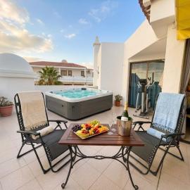 Garajonay Atico Costa Adeje & Jacuzzi& barbacoa Gran terraza, khách sạn ở Playa Fañabe