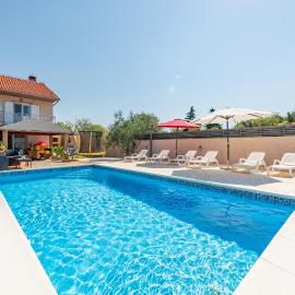 Villa Maja Marija Zadar county, hotel em Lisičići