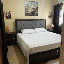 Leemclean gated vacation home, hotel a Spanish Town