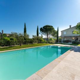 Maison d'architecte avec piscine, hotel u gradu Uzes