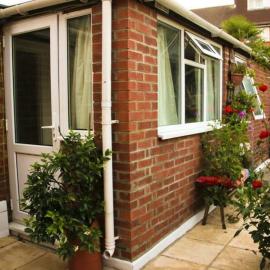 Private Garden Studio Close to Warner Bros with Parking, hotel in Abbots Langley