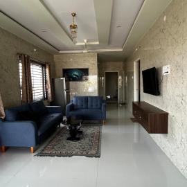 4-Bedroom luxary Homestay Perfect for Families and Groups, hotel in Vetāpālem
