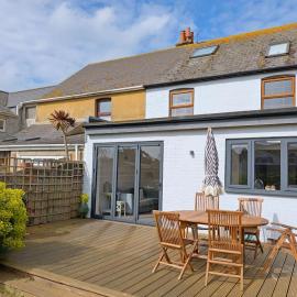 Sherkin -Wittering - 3 minute walk to the beach