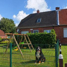 Ferienhaus mit eingezäuntem Garten nahe Greetsiel und Nordsee