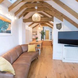 Spacious and central with great waterside views