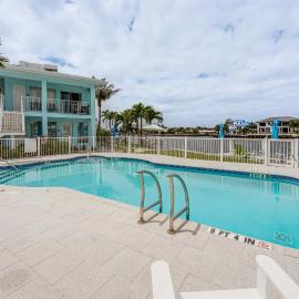Elegant Waterfront Condo w/ Views in Pompano Beach, Hotel in Pompano Beach