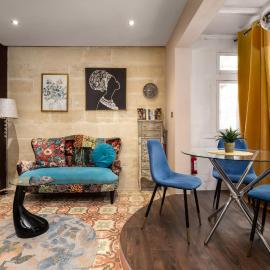 Traditional Maltese Private Maisonette with Front Balcony - Valletta, готель у місті Валлетта