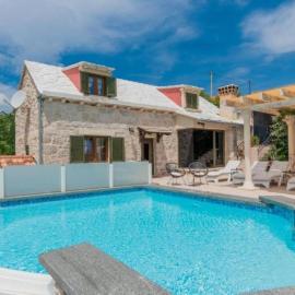 Villa Kameni Cvijet with Jacuzzi, Sauna, Tennis court