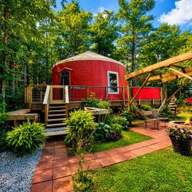 Simply Serenity Yurt- Magical Getaway w/ Hot Tub