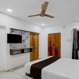 Hotel O iva Holiday inn, hotel din Maula Ali