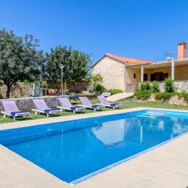 Villa Sunny Hill by Villa Plus, hotel a Kalidhónia