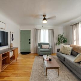 Walkable Apt in Dtwn Caldwell! Near Campus Events, hotel en Caldwell