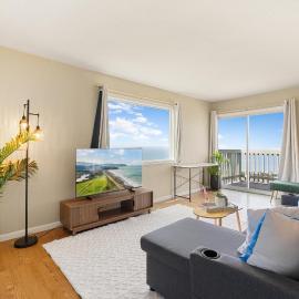 Oceanview 2BR 1Bath Retreat Balcony and Sunset Views, hotel a Pacifica