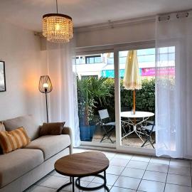 Appartement Rez- de- chaussée convivial proche mer avec terrasse, hotell i Cucq