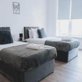 Stylish 3BR Home near Hampden No 29 with Free Parking, hotel a Glasgow