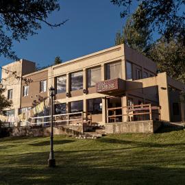 Hostería La Cascada, hotel a Alpa Corral