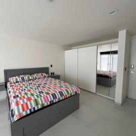 Bonito espacio de 2 habitaciones con terraza en casa Oasis Malvas cerca de Plaza Patria