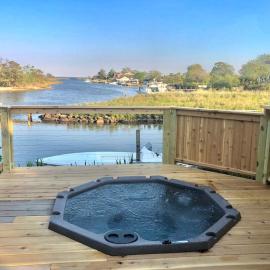 Waterfront Round House View, hotel din Oakdale