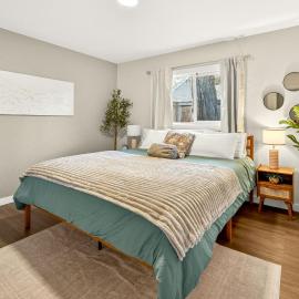 Basecamp GP- Private Unit in Quiet Duplex Near Downtown