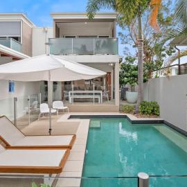 Pet Friendly Modern Oasis with Private Pool, hotel a Noosaville