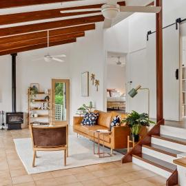 Palms Cottage - Pet-Friendly Eumundi Retreat โรงแรมในเอียมันดิ