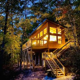 Cliffline Twilight - Cliffside Hot Tub RRG Retreat Epic Views Pet Friendly, готель у місті Slade