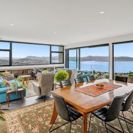 The Glover Glasshouse - 3 Bedroom - Sweeping Views