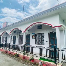 Sarthak home stay, hotelli kohteessa Gupta Kāshi