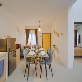 Khayana d'Maple - Modern Staycation Villa near Palagan Jogja, Hotel in Ngaglik